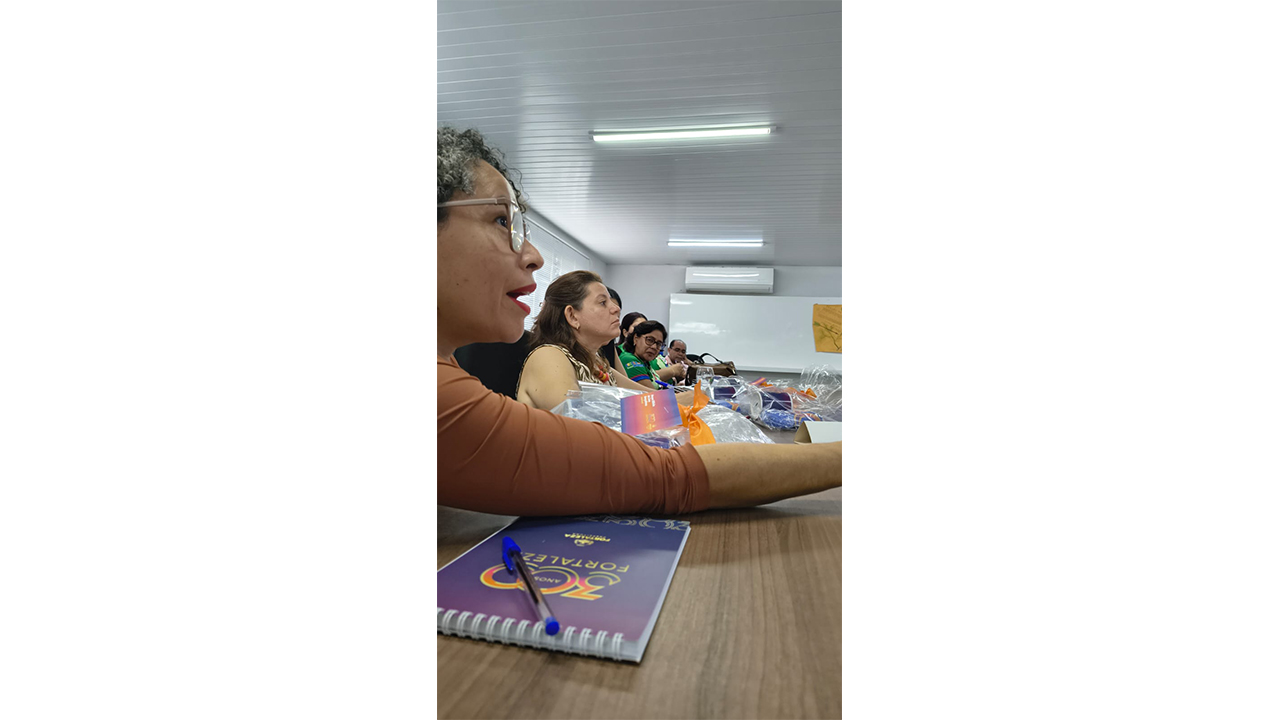 Grupo visitante na Sala Nádia Soares, na Academia do Professor Darcy Ribeiro, em Fortaleza (CE). Foto: Pedro Silva