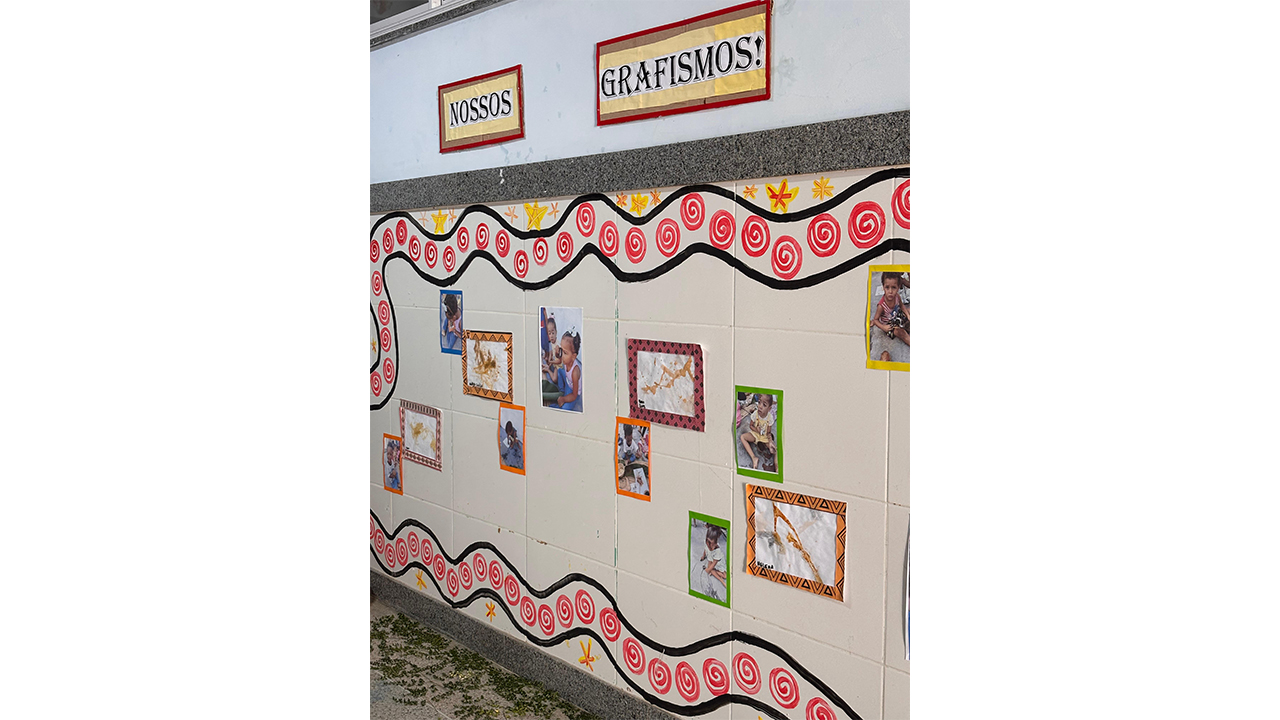 Exposição dos trabalhos realizados pelas crianças do Centro Municipal de Educação Infantil (CMEI) Boca do Rio, em Salvador (BA). Foto: Calina Damasceno