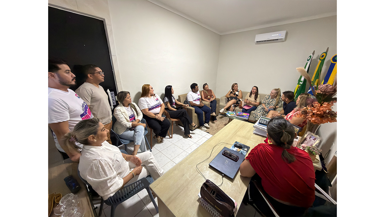 Momento de acolhida e apresentação das redes visitantes (Acre, Santa Catarina e Paraíba) na Secretaria Municipal de Educação de Nova Russas (CE). Foto: Carlos Henrique Holanda de Sousa