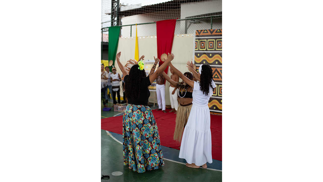 Apresentação da dança "Baianá" durante a vivência da experiência inspiradora da Escola Municipal de Ensino Fundamental em Tempo Integral (EMEFTI) São Francisco, em Nova Russas (CE). Foto: Carlos Henrique Holanda de Sousa