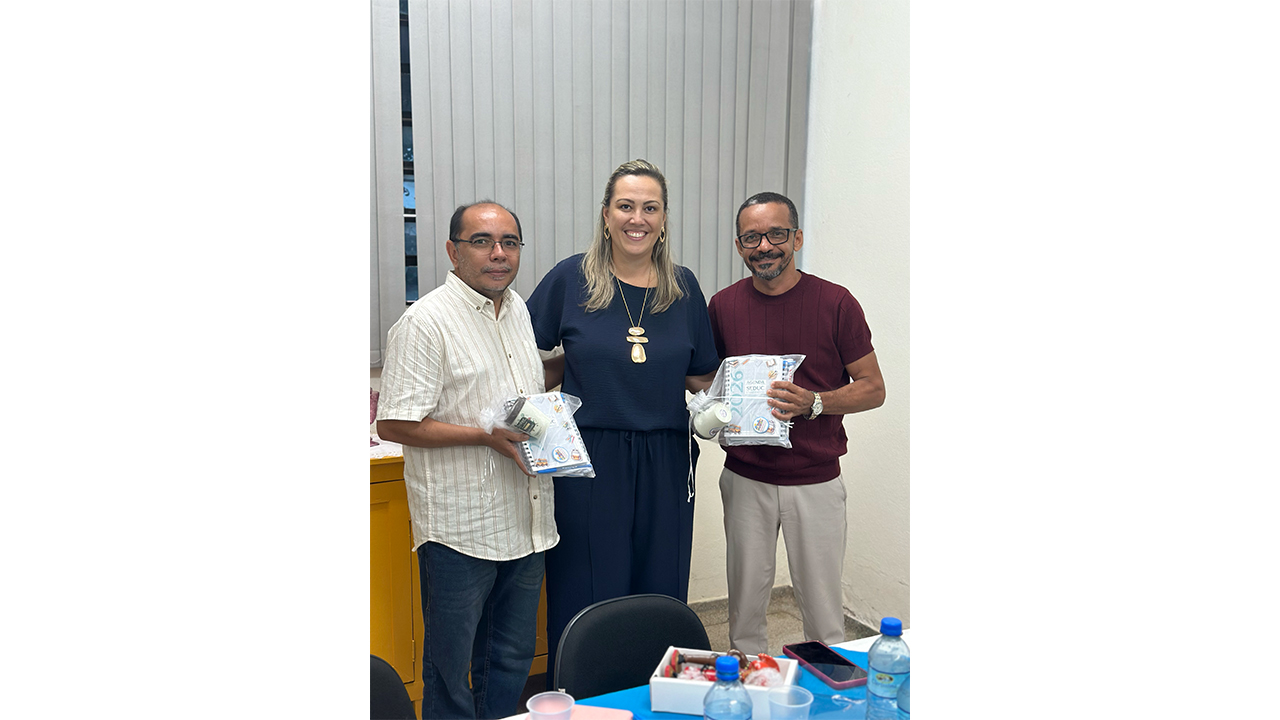 Representantes da Rede de Trocas de Fortaleza com a Secretária Municipal de Educação de Presidente Prudente (SP), Karina Gomes. Foto: Assessoria Comunicação da Secretaria de Educação de Presidente Prudente (SP)