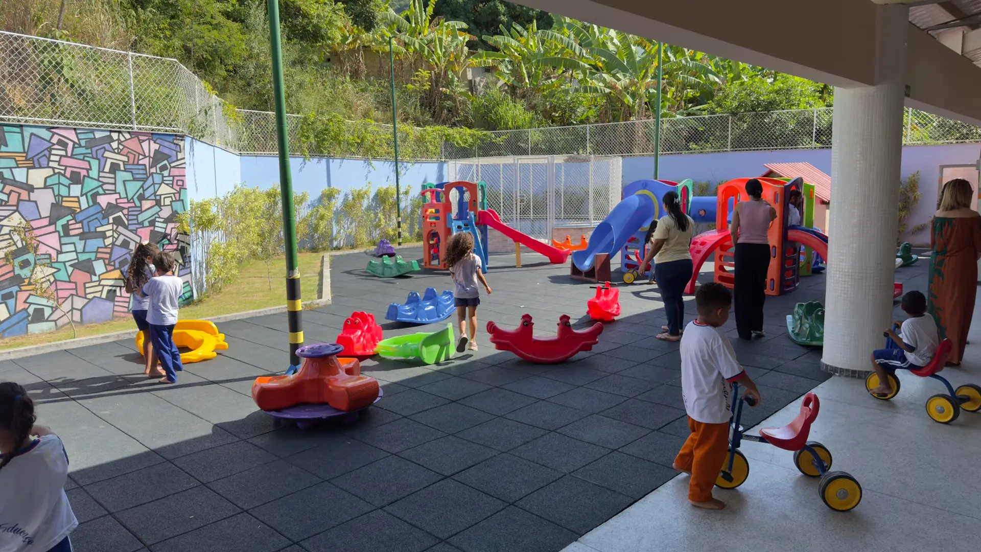 Ambiente temático do Centro Municipal de Educação Infantil em Tempo Integral (CMEI TI) Jacy Alves Fraga, em Vitória (ES). Foto: Gleyce Taiana Nunes de Carvalho