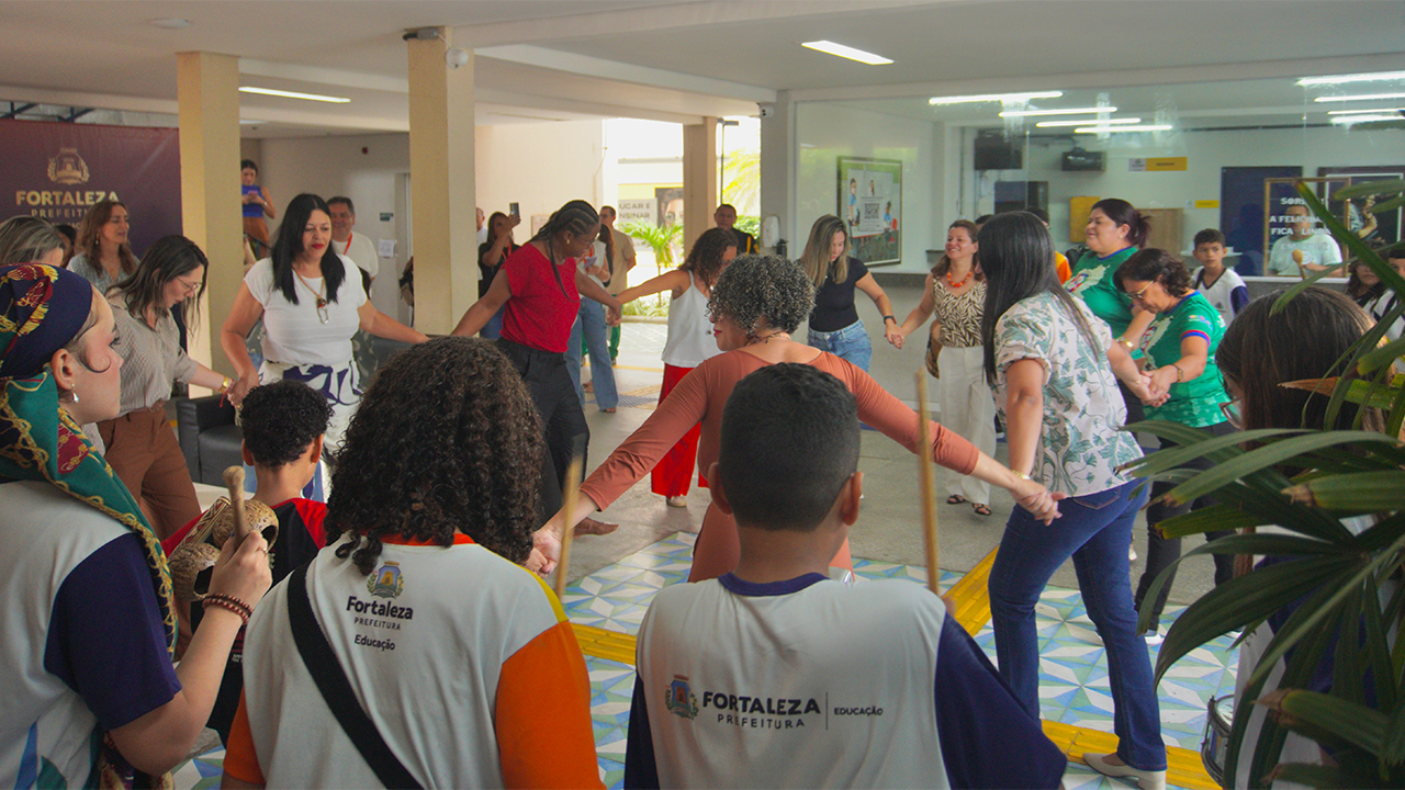 Recepção com cantigas de roda na Academia do Professor, em Fortaleza (CE). Foto: Rede de Trocas de Fortaleza (CE)