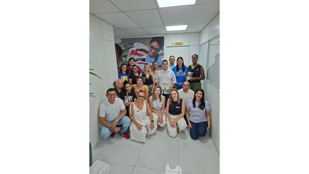 Recepção e diálogo com o Secretário de Educação de Fortaleza, Ciro Mesquita. Um momento de trocas e aprendizado em torno da educação, na Secretaria de Educação de Fortaleza (CE). Foto: Participante Rede de Trocas de Fortaleza (CE)