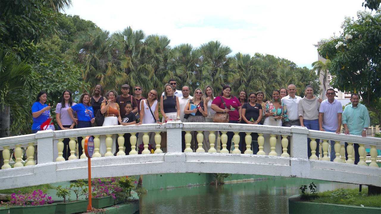 Momento de integração de toda a equipe da Rede de Trocas, reunindo equipe de Fortaleza e das cidades visitantes, na Cidade da Criança, espaço educativo com objetivo de fortalecer vínculos afetivos. Foto: Participante Rede de Trocas de Fortaleza (CE)